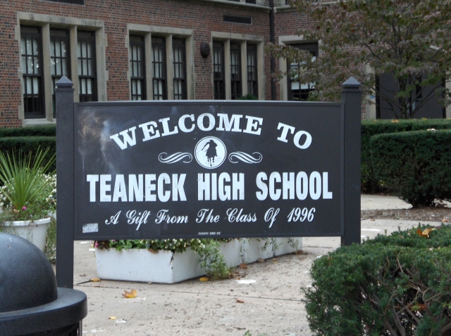 Current sign in front of THS